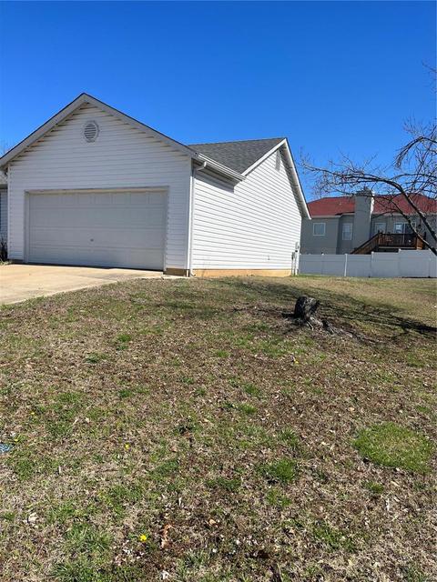 2 Bay Hill Dr, St Peters, MO 63366 photo 2