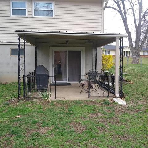 304 Capri Dr, O'fallon, MO 63366 photo 5