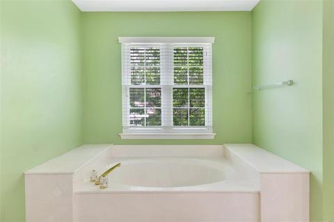 573 Oak Leaf Manor Ct, Ballwin, MO 63021 photo 25