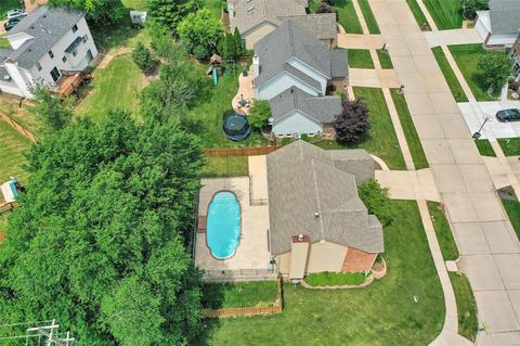 573 Oak Leaf Manor Ct, Ballwin, MO 63021 photo 54