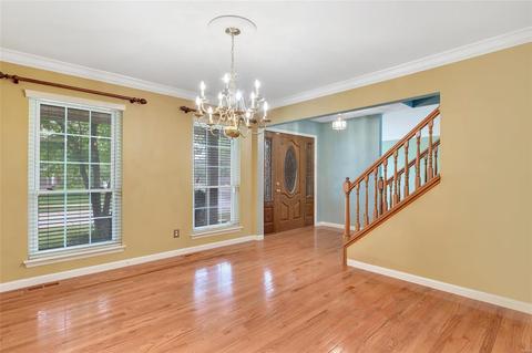 573 Oak Leaf Manor Ct, Ballwin, MO 63021 photo 8