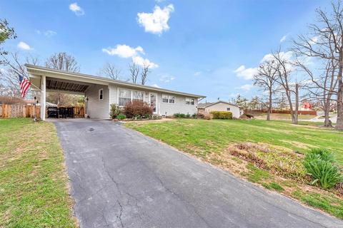 16 E Meadow Ln, Ellisville, MO 63021 photo 2