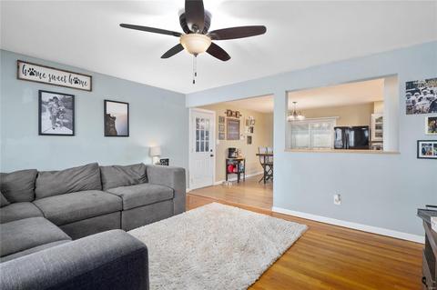 203 Capri Dr, O'fallon, MO 63366 photo 2