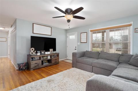 203 Capri Dr, O'fallon, MO 63366 photo 3