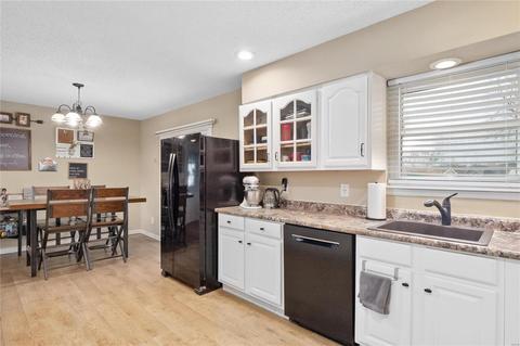 203 Capri Dr, O'fallon, MO 63366 photo 8