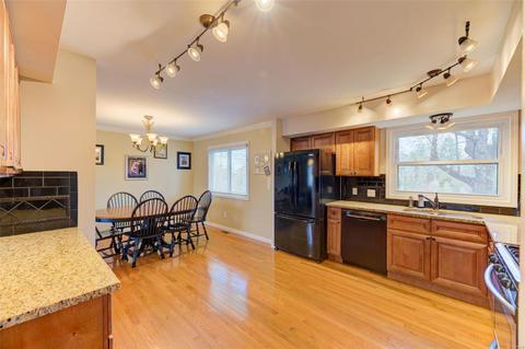 610 Showplace Ct, Ballwin, MO 63021 photo 3