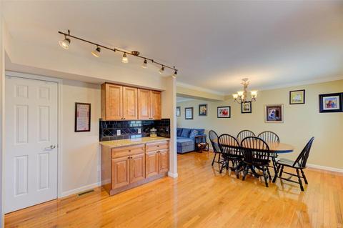 610 Showplace Ct, Ballwin, MO 63021 photo 4