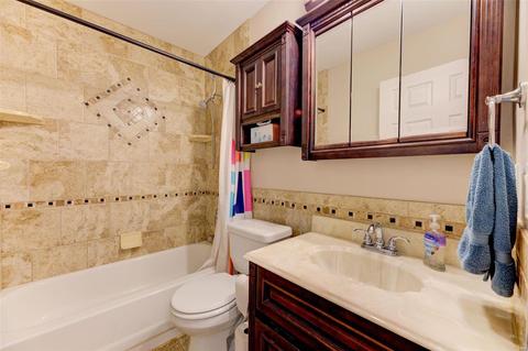 610 Showplace Ct, Ballwin, MO 63021 photo 18