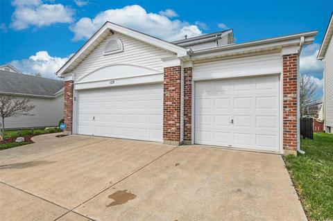 109 Chantry, O'fallon, MO 63366 photo 2