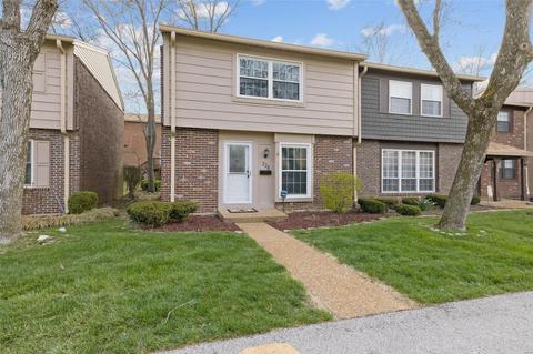 228 Carmel Woods Dr, Ellisville, MO 63021 photo 1