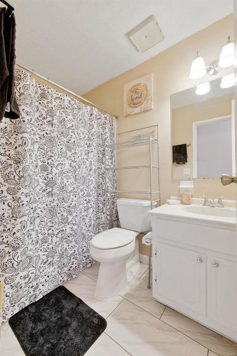 228 Carmel Woods Dr, Ellisville, MO 63021 photo 19