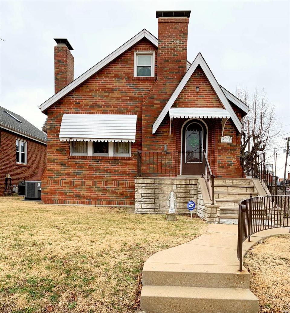 5832 Tholozan Ave, Saint Louis, MO 63109 1 photo MLS 22020282 Movoto