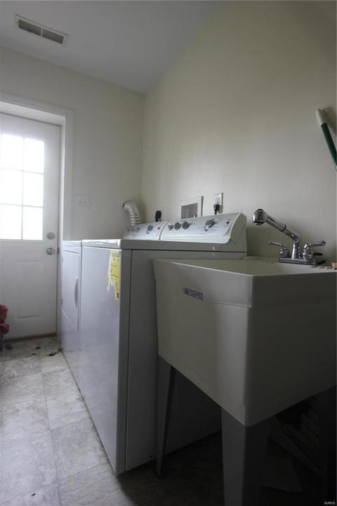 8965 Pardee Rd, Saint Louis, MO 63123 photo 12