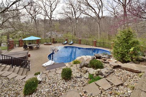 810 New Ballwin Rd, Ballwin, MO 63021 photo 13
