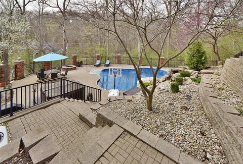 810 New Ballwin Rd, Ballwin, MO 63021 photo 12