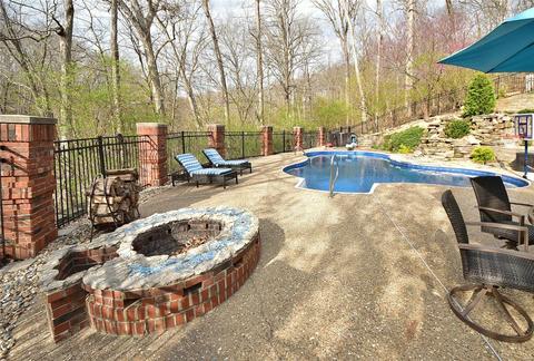 810 New Ballwin Rd, Ballwin, MO 63021 photo 16