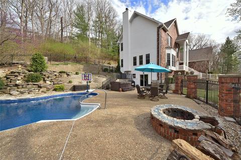 810 New Ballwin Rd, Ballwin, MO 63021 photo 17