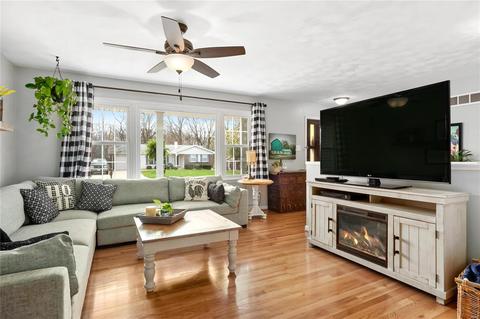 205 Bermuda Dr, O'fallon, MO 63366 photo 4