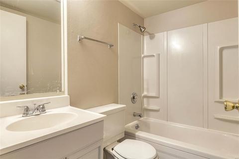 407 Great Hl, Ballwin, MO 63021 photo 17
