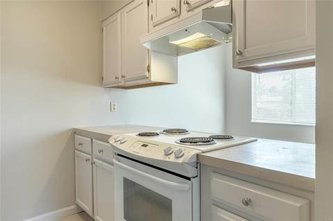 407 Great Hl, Ballwin, MO 63021 photo 5