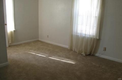 3456 Wright Ave, Saint Ann, MO 63074 photo 2