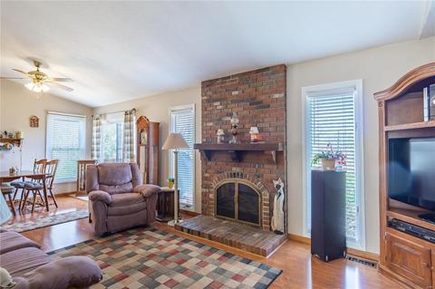 529 Red Bridge Ct, Ballwin, MO 63021 photo 5