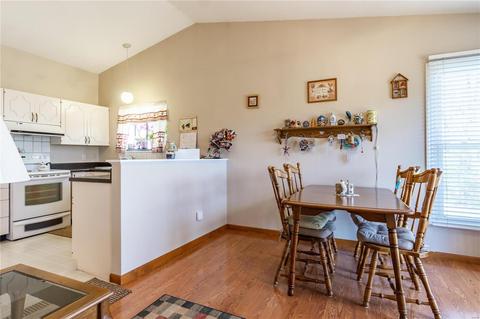 529 Red Bridge Ct, Ballwin, MO 63021 photo 9