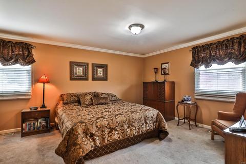 902 Milldale Dr, Ballwin, MO 63011 photo 13