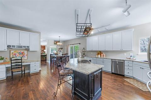 606 Castle Ridge Dr, Ballwin, MO 63021 photo 18