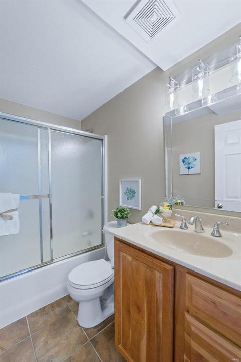 606 Castle Ridge Dr, Ballwin, MO 63021 photo 47