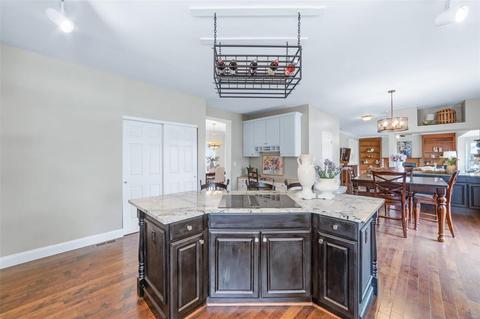 606 Castle Ridge Dr, Ballwin, MO 63021 photo 19