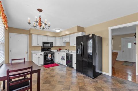 704 Darby Dr, O'fallon, MO 63366 photo 4