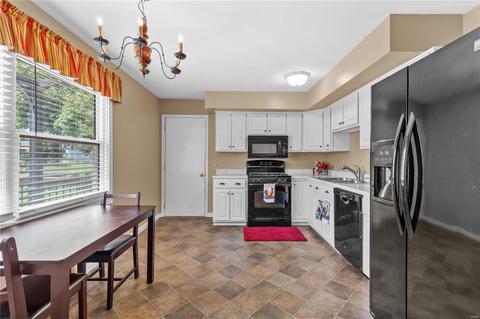 704 Darby Dr, O'fallon, MO 63366 photo 3