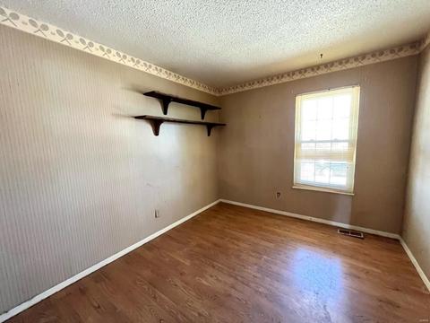 568 Larksmore Ct, Manchester, MO 63021 photo 8