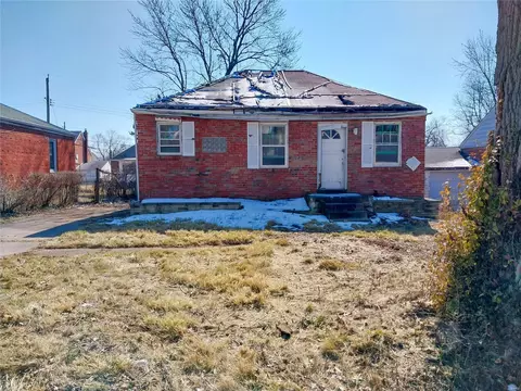 8944 Mayfield Ct, Saint Louis, MO 63136