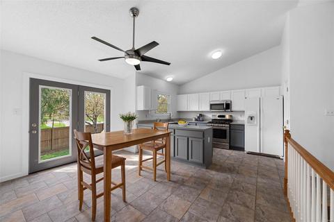 7 Wales Ct, O'fallon, MO 63366 photo 5