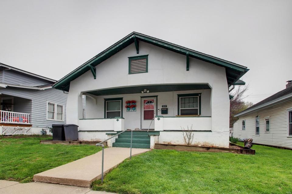 212 Magnolia Ave, Hannibal, MO 63401 25 Photos MLS 22023877 Movoto