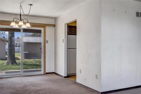 306 Old Schaeffer Ln, O'fallon, MO 63366 photo 8