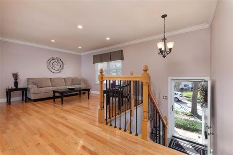 906 Hazel Falls Dr, Manchester, MO 63021 photo 2