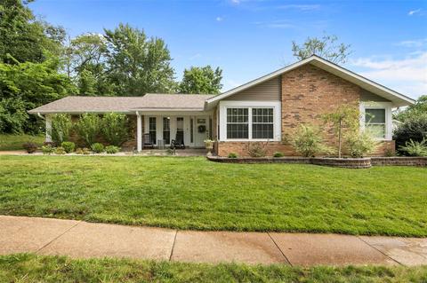 2 Newfield Ct, Ballwin, MO 63011 photo 1