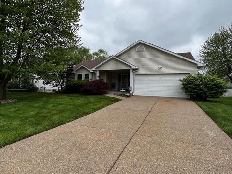1821 Highgrove Dr, O'fallon, MO 63366 photo 2