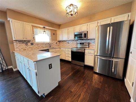 1821 Highgrove Dr, O'fallon, MO 63366 photo 9