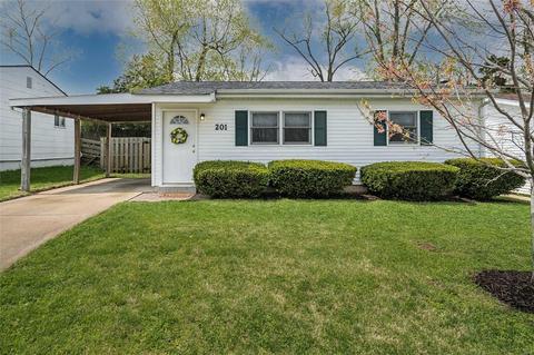 201 Solley Dr, Ballwin, MO 63021 photo 1