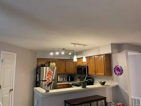 1636 Whispering Crk #A, Ballwin, MO 63021 photo 10