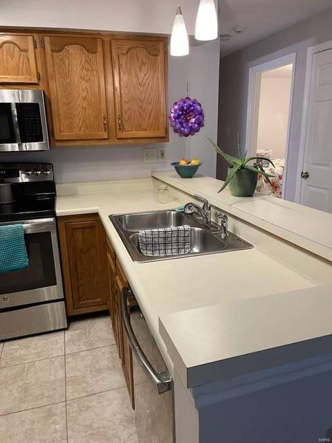1636 Whispering Crk #A, Ballwin, MO 63021 photo 8