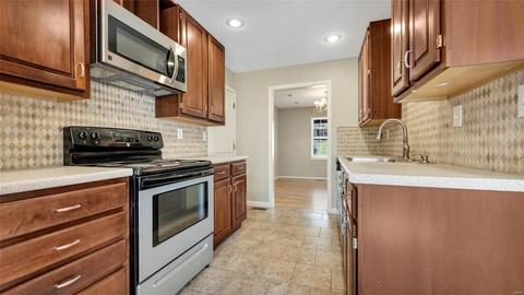 325 Wildforest Ct, Ballwin, MO 63011 photo 12