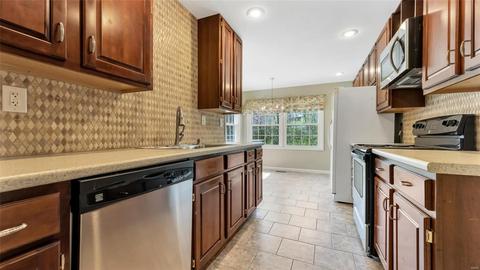 325 Wildforest Ct, Ballwin, MO 63011 photo 11