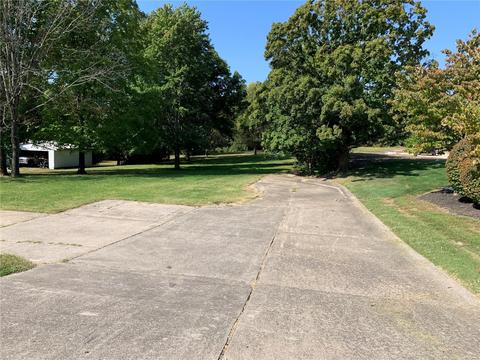 423 N Main St, O'fallon, MO 63366 photo 2