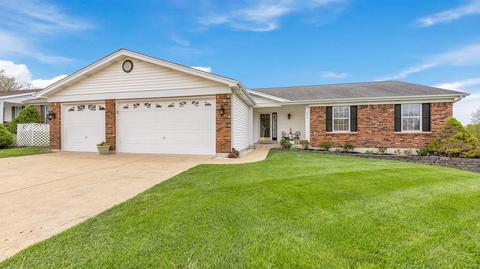 263 Brougham Dr, O'fallon, MO 63368 photo 2
