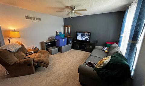 1086 Saint Matthew Ave, O'fallon, MO 63366 photo 8